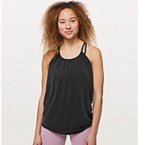 Lululemon Moments like these Tank size 6